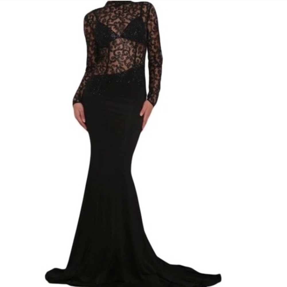 Floor length ball gown! Perfect for special events - Picture 3 of 5